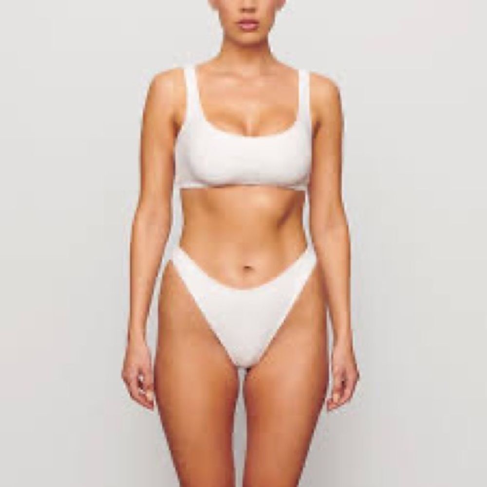 ✨SKIMS Terry Cloth Thong in Marble (white), NWT